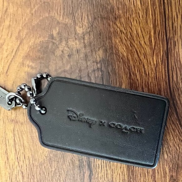 Disney x Coach Mickey Profile Hangtag In Glovetanned Leather 54091 - Picture 2 of 3